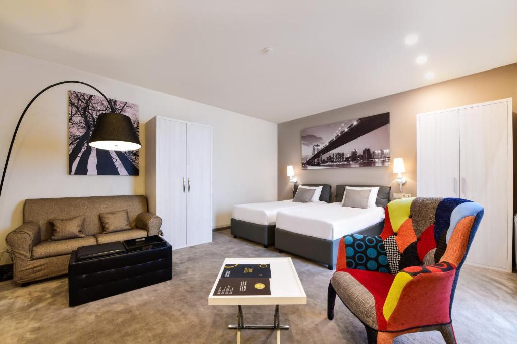 Opera Suite Hotel Yerevan Bagian luar foto