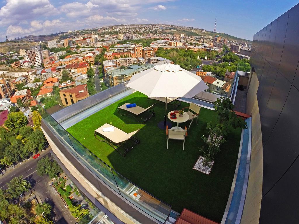 Opera Suite Hotel Yerevan Bagian luar foto